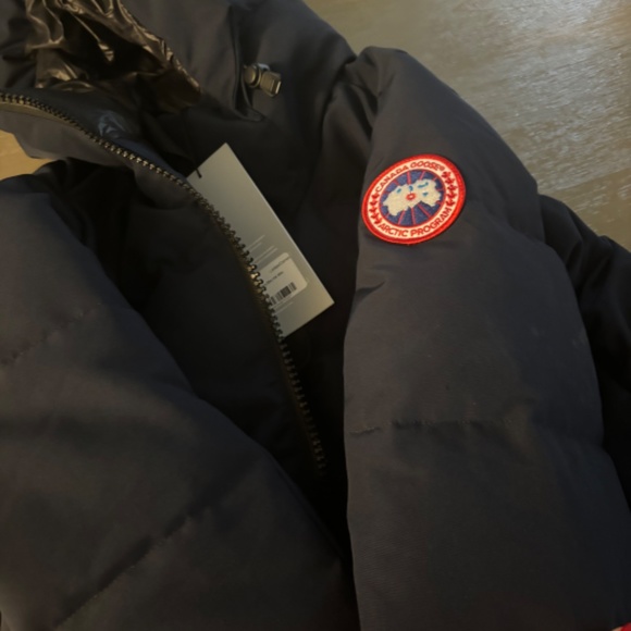 NEW! Navy Canada Goose - Picture 2 of 7